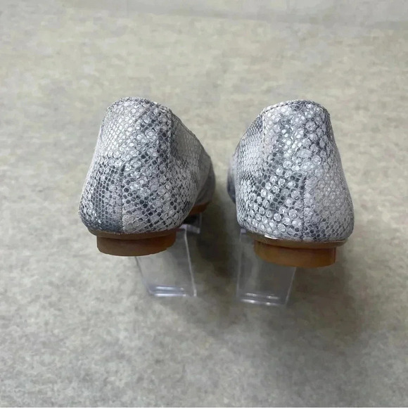 Born Sebra Leather Slip On Snakeskin Round Toe Comfort Shoes Women’s size 6.5 - Picture 6 of 14